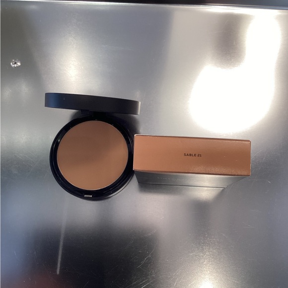 Discontinued Sable 21 bareMinerals BarePro Powder Foundation - Picture 2 of 3
